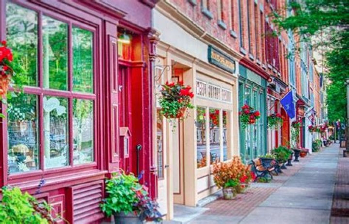 17 American Towns So Beautiful You'll Think You're in Europe