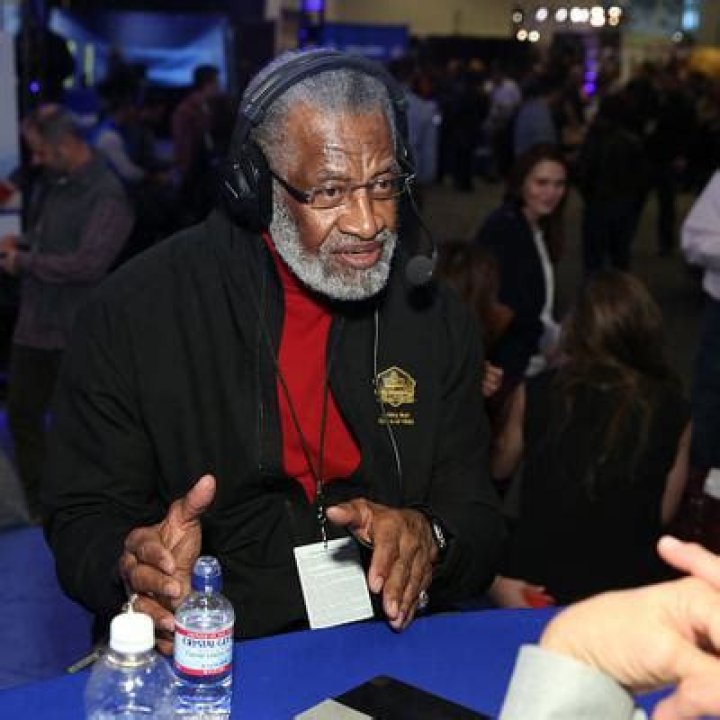 Bobby Bell Net Worth | Celebrity Net Worth