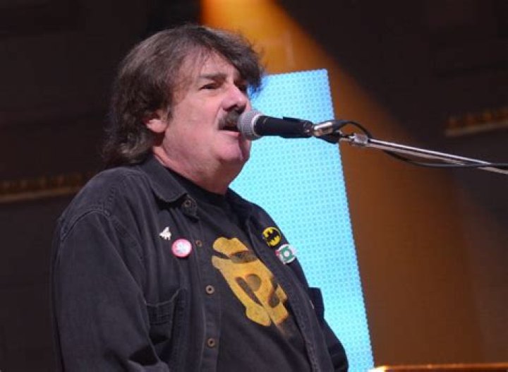 Burton Cummings Net Worth | Celebrity Net Worth