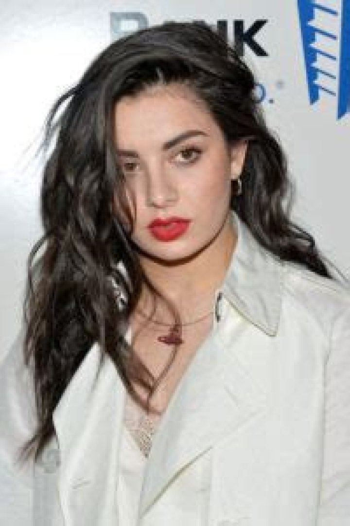 Charli XCX Height, Weight, Age, Boyfriend, Family, Facts, Biography