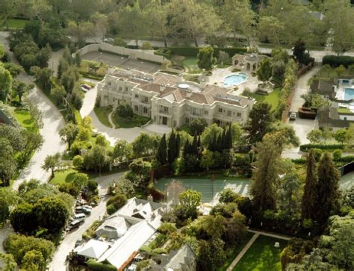 Hugh Hefner's Ex Bridget Marquardt Says the Playboy Mansion Is Haunted