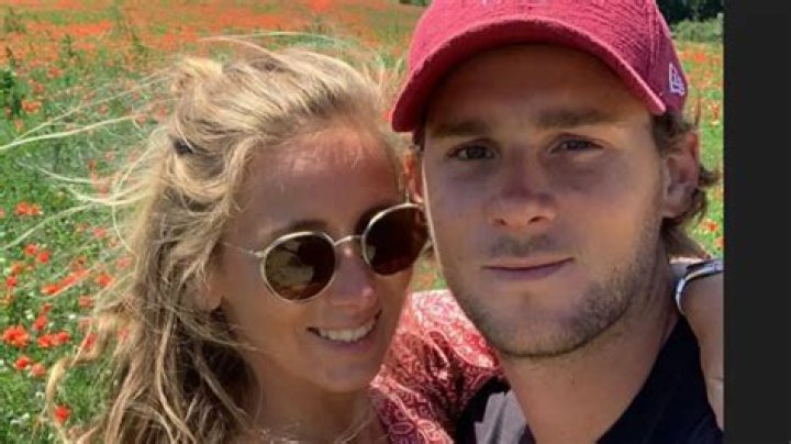 Is He Still With Eva Bossaerts Or Stefanie Van Steen?