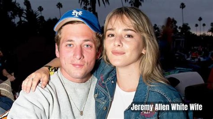 Jeremy Allen White Height, Weight, Age, Girlfriend, Family, Biography