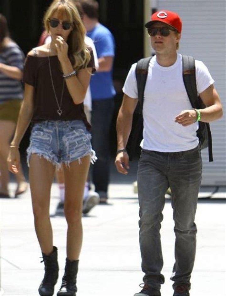 Josh Hutcherson Height, Weight, Age, Girlfriend, Family, Biography