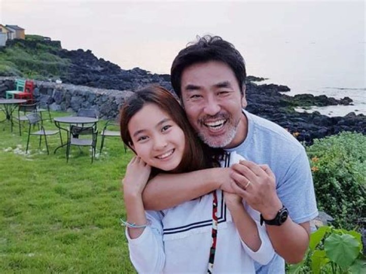Jung Sung-Ryong Bio-salary, net worth, married, affair, dating, children, career, bio affair, relationship