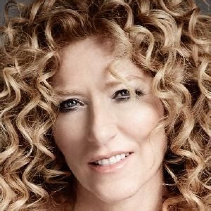 Kelly Hoppen Height, Weight, Age, Body Statistics