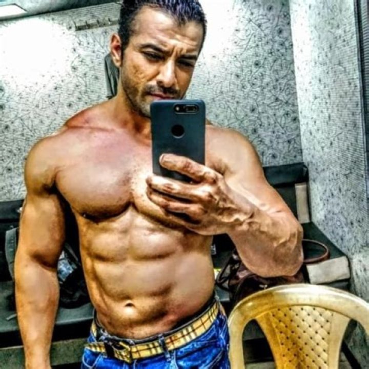 Nirbhay Wadhwa Height, Weight, Age, Body Statistics