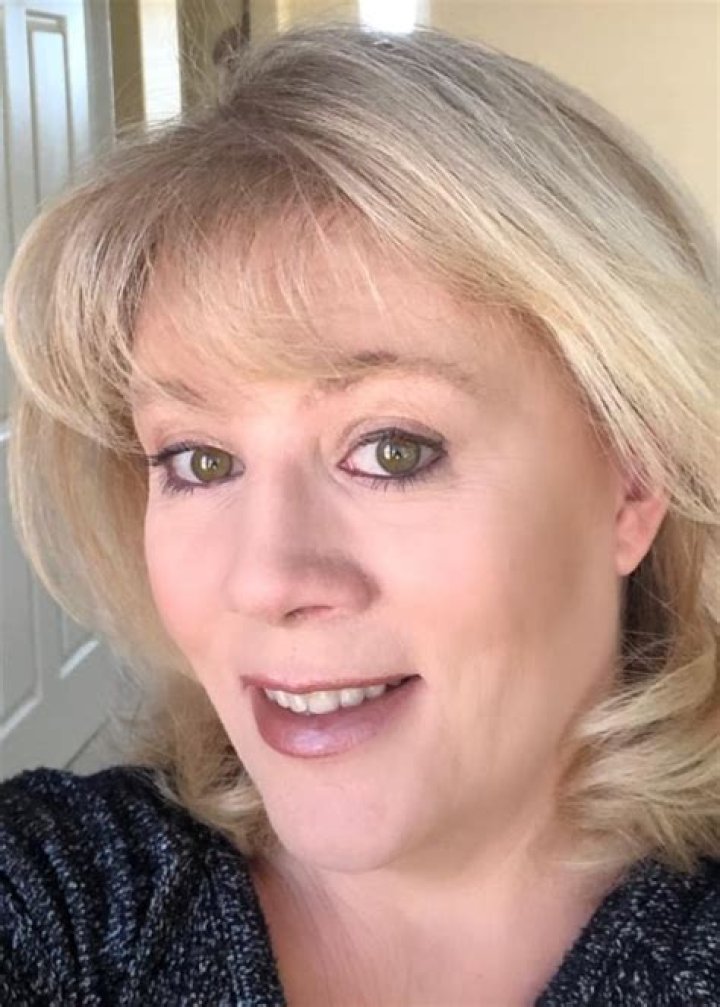 Suzanne Hollister Height, Weight, Age, Body Statistics