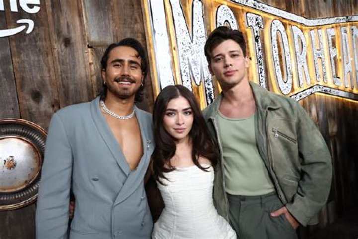 Uriah Shelton Height, Weight, Age, Girlfriend, Family, Facts, Biography