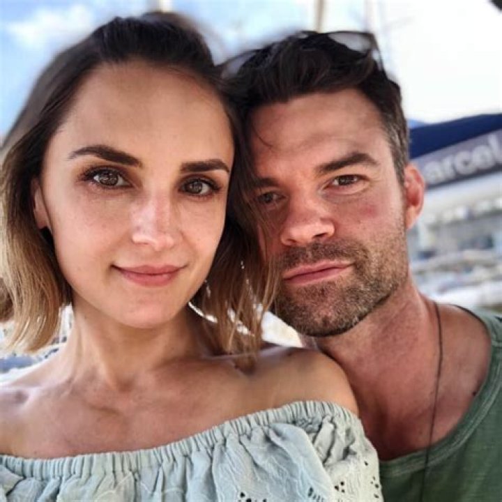 Who is Rachael Leigh Cook Dating Now?